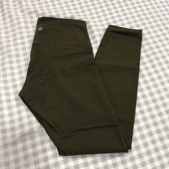 lululemon athletica Pants - Lululemon Wunder Under 7/8 Leggings